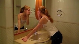 الجنس قبل الحفلة مع فتاتي الصغيرة الجميلة.